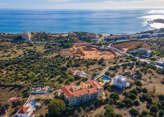 아파트 Sunny 1bdr Flat With Pool In Vau By Lovelystay