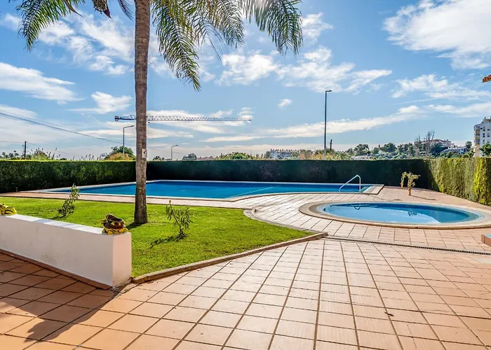 Sunny 1bdr Flat With Pool In Vau By Lovelystay 아파트 포티마오