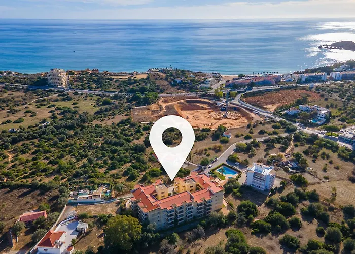 아파트 Sunny 1bdr Flat With Pool In Vau By Lovelystay