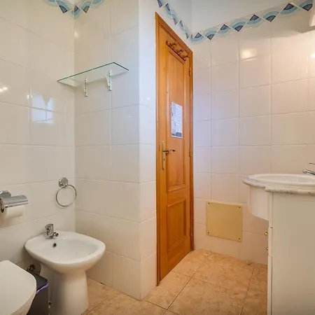 Sunny 1bdr Flat With Pool In Vau By Lovelystay * ポルティマン