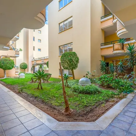 Sunny 1bdr Flat With Pool In Vau By Lovelystay Apartament *