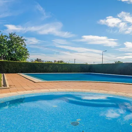 アパート Sunny 1bdr Flat With Pool In Vau By Lovelystay ポルティマン