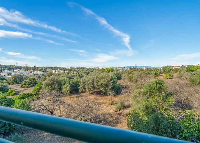 Sunny 1bdr Flat With Pool In Vau By Lovelystay Apartament Portimão