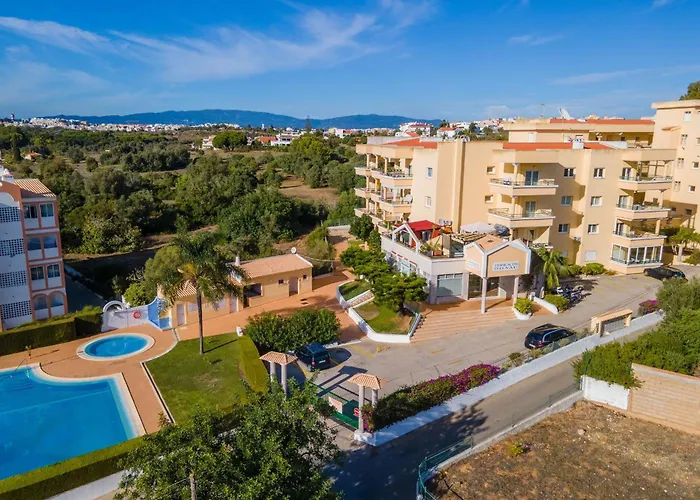 Apartament Sunny 1bdr Flat With Pool In Vau By Lovelystay