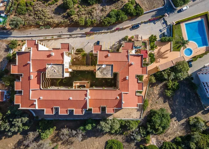 Apartament Sunny 1bdr Flat With Pool In Vau By Lovelystay