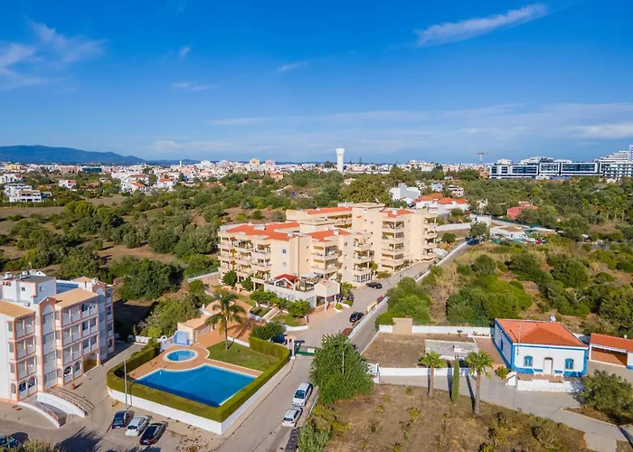 Apartament Sunny 1bdr Flat With Pool In Vau By Lovelystay