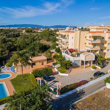 Apartment Sunny 1bdr Flat With Pool In Vau By Lovelystay