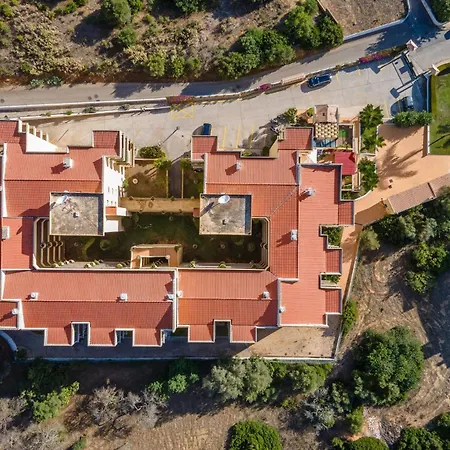 Apartment Sunny 1bdr Flat With Pool In Vau By Lovelystay